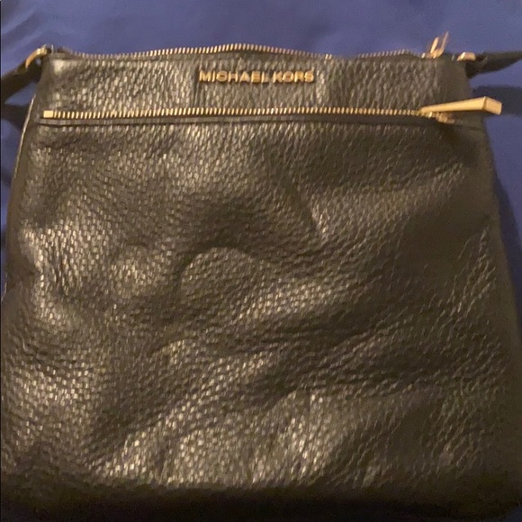 Micheal kors leather cross body - Picture 1 of 2